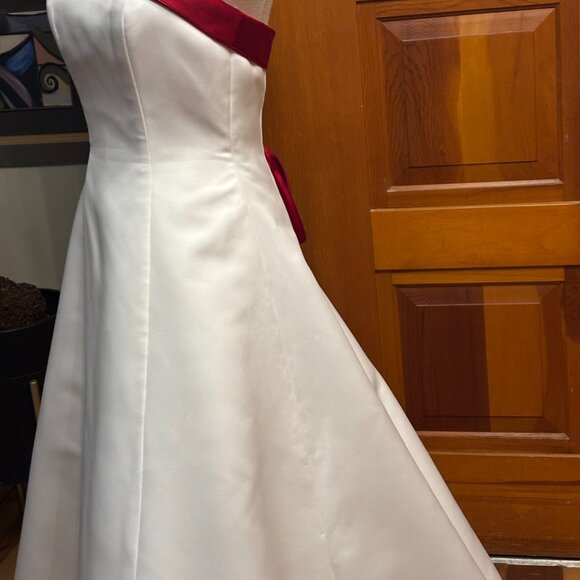 Strapless Evening Gown Size 6 - Picture 2 of 6